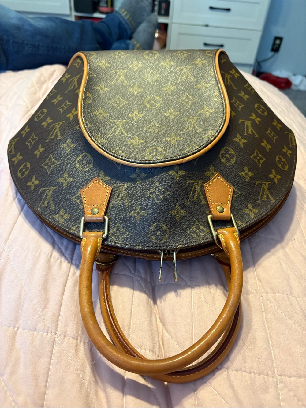Louis Vuitton Ellipse MM Discontinued Vintage Classic Monogram Hand Bag WITH COA - Picture 14 of 16